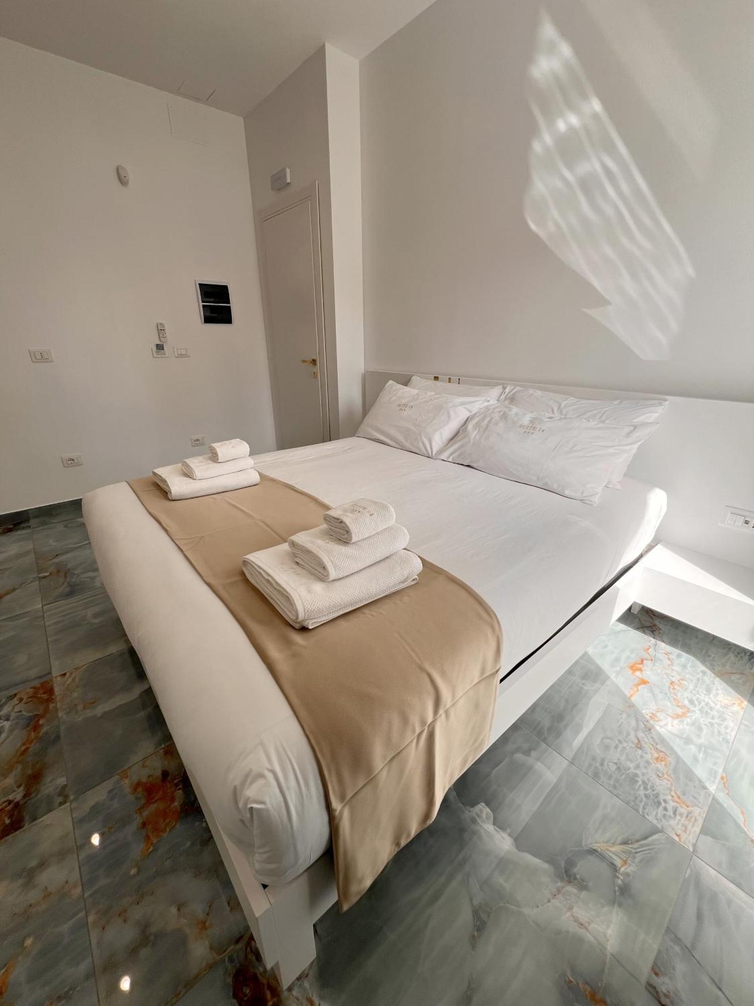 Suite 14 Scalea Exteriér fotografie